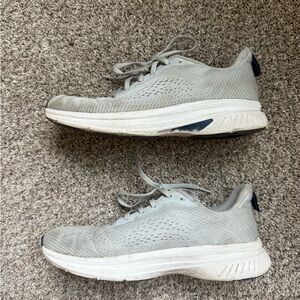 Men's Gray Athletic Shoes